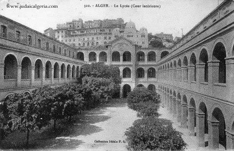 lycee-bugeaud-la-cour-interieure